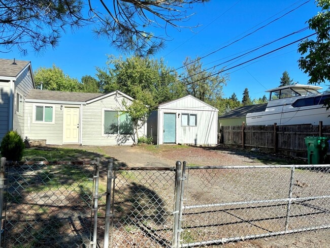 Photo - Powellhurst-Gilbert Updated 4 Bedroom/2 Ba...
