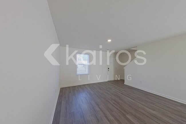 Photo - 7017 Peppermill Way