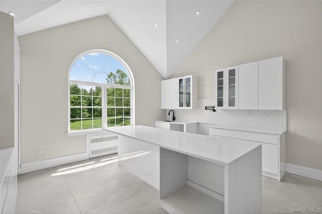 Photo - 18 Fordham Ln