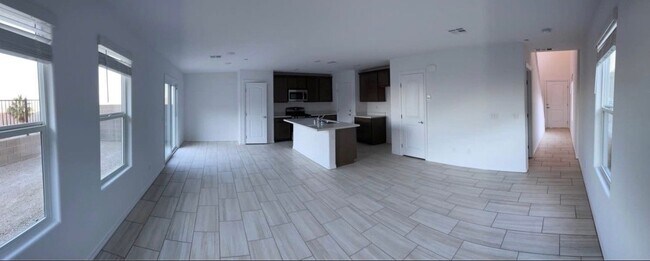 Photo - 380 Rosefinch St
