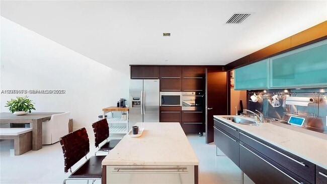 Photo - 6000 Collins Ave Unidad 124