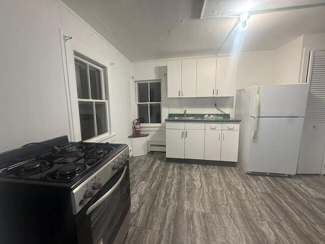28 N Main St Unit 8