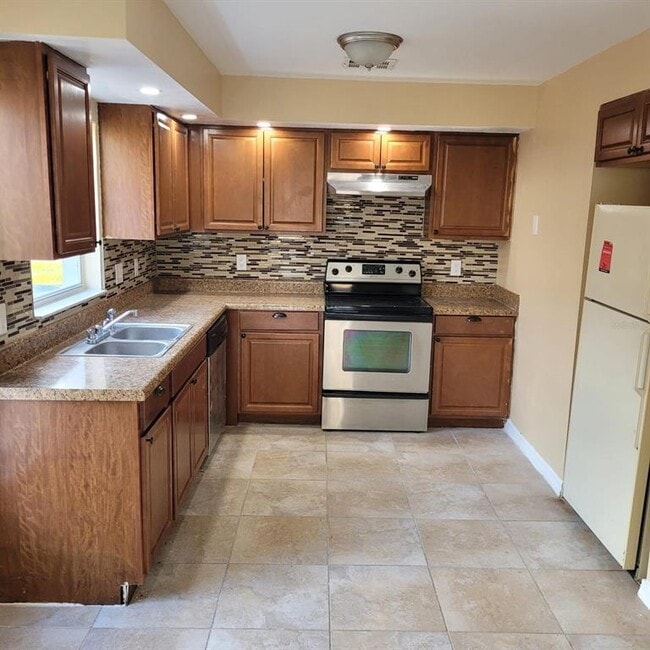 Photo - 214 Bay Head Dr