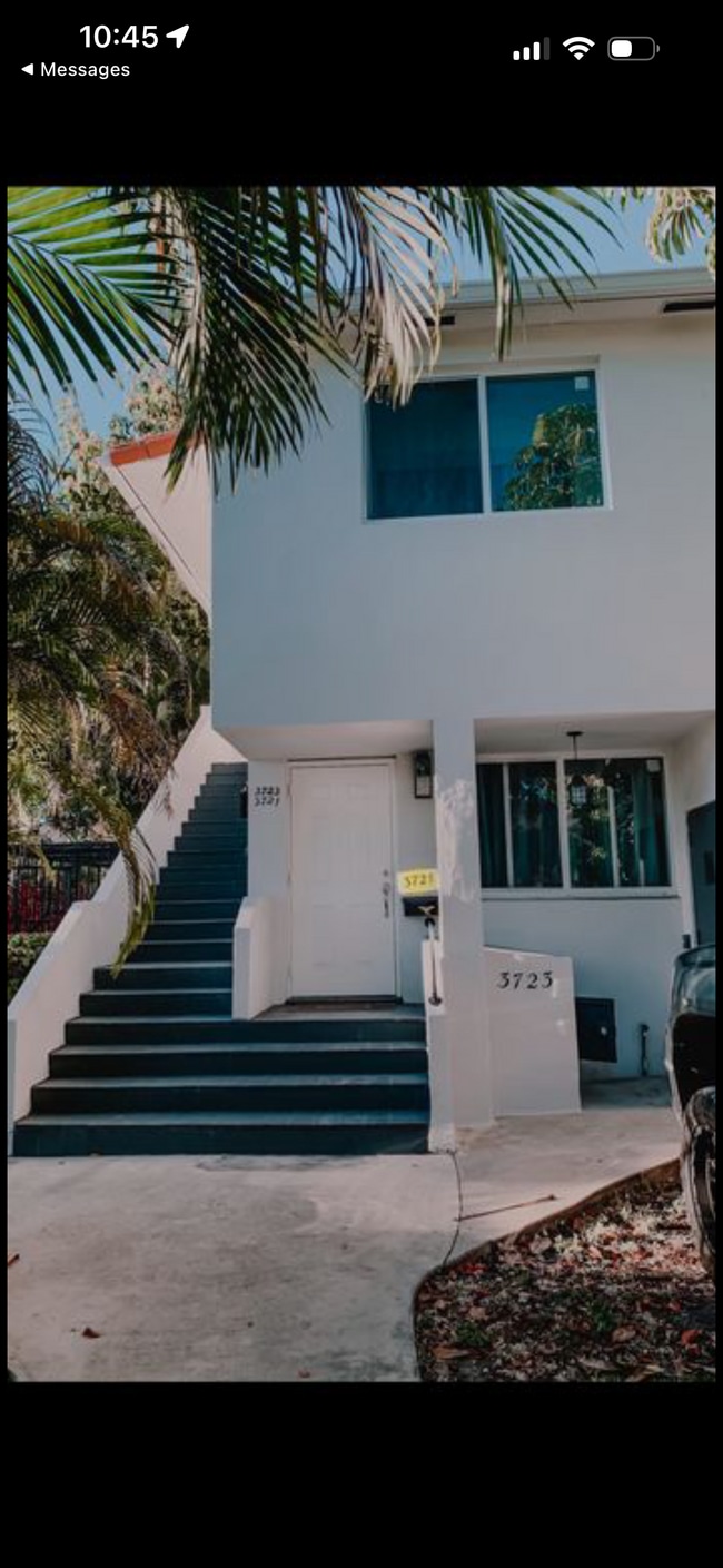 Building Photo - 3723 SW 27th St