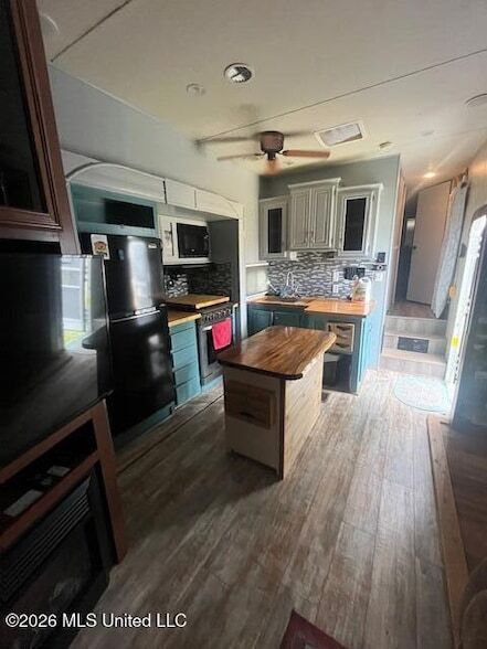 Photo - 218 Lawrence Reid Rd