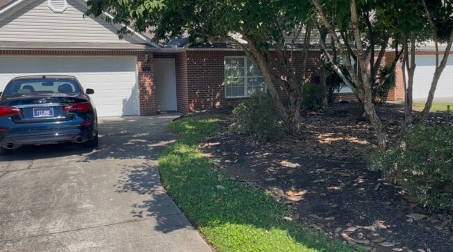 Photo - 206 Concord Rd