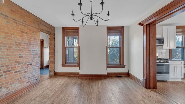 Photo - 129-131-131 E Sycamore St Unit 131