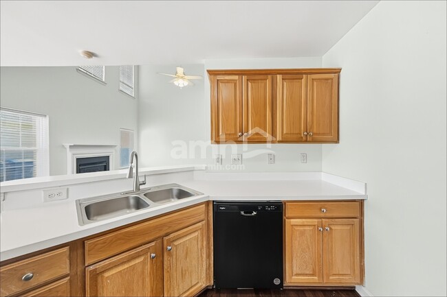 818 Marthas View Dr