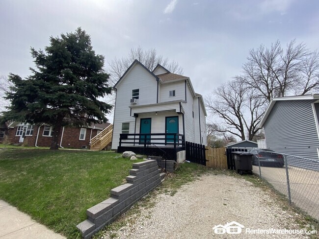 Building Photo - 3916 9th St Rental