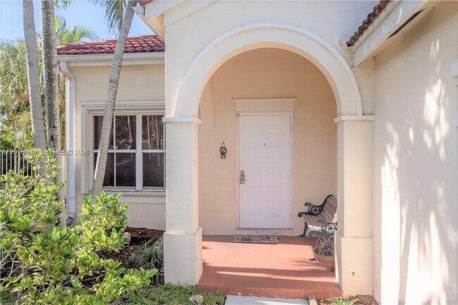 Photo - 777 Tanglewood Cir