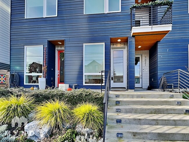 Building Photo - 7023 42nd Ave S
