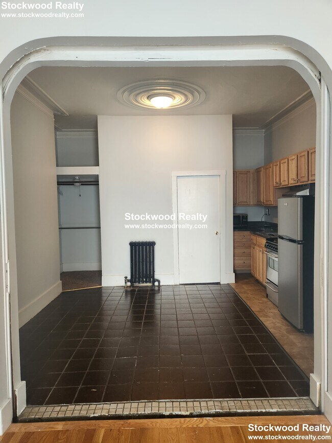 Photo - 382 Dorchester St