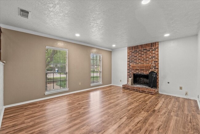 Building Photo - 430 Redway Ln