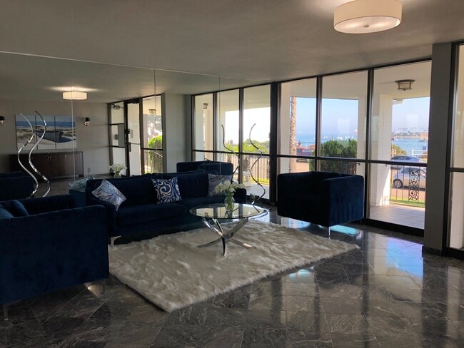 Main/front lobby, sitting area - 2601 E Ocean Blvd Unit 206