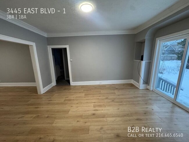 Photo - 3445 East Blvd Unidad 1