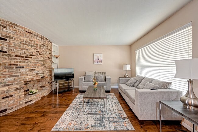 Photo - 2121 Fountain View Dr Unit 16