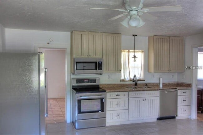 Photo - 613 Shore Rd