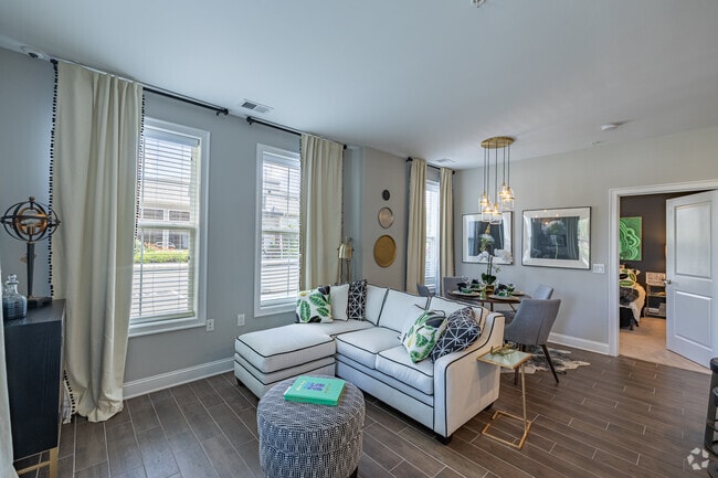2BR, 2BA - 1,010 - The Imperial I - Living Room