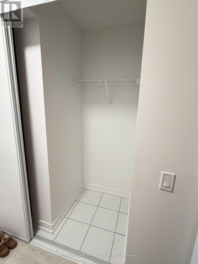 Photo - 35 Parliament St Unit 822