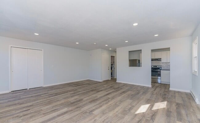 Photo - 128 Rockefeller Rd