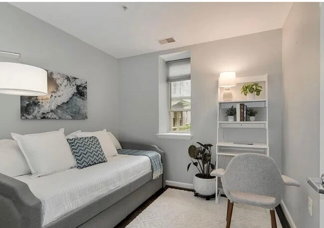 Photo - 1308 Clifton St NW Unidad 109