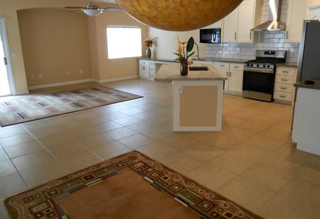 Photo - 81 Dow Jones St