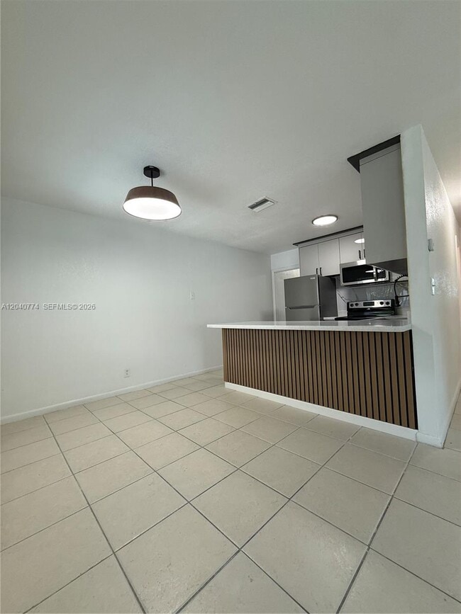 Photo - 6510 SW 49th St Unidad 2
