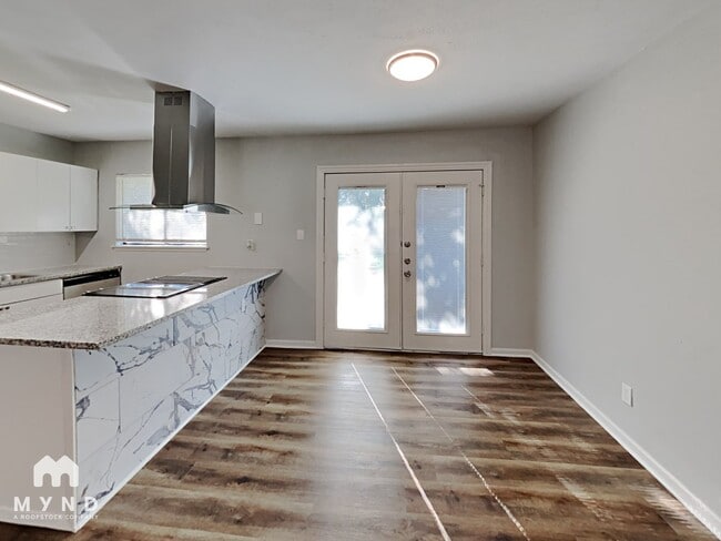 Photo - 3737 Longmeadow Way