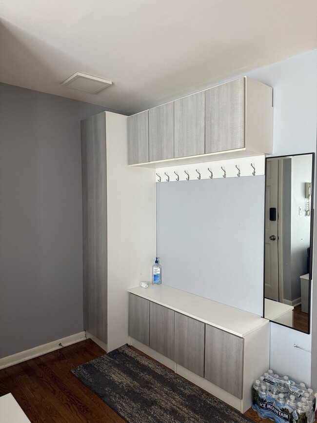 Photo - 1710 Dempster St Unidad A