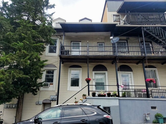 320 Washington St Unidad 2