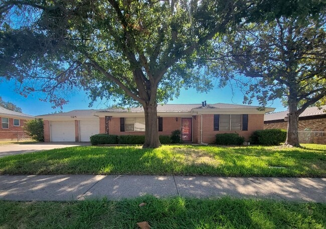 Photo - 1124 Harrison Ln