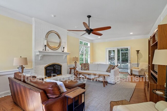 Photo - 2113 Hamrick Dr