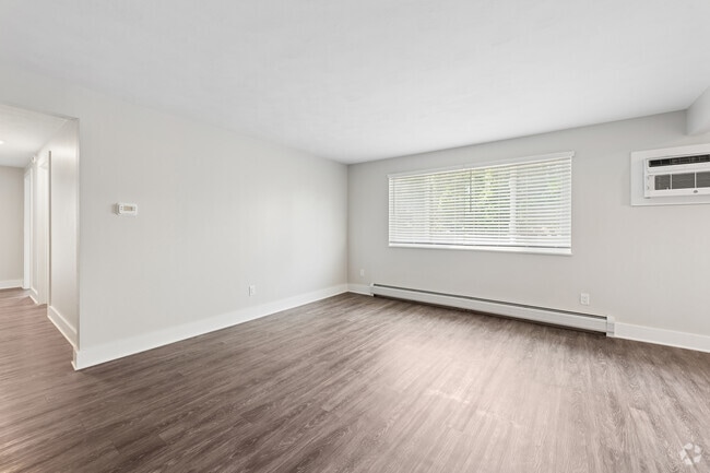 2BR, 1BA - 900SF - Dining Room/Living Room