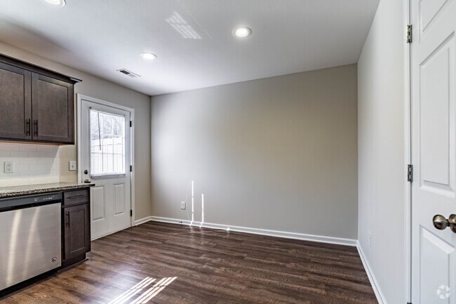 2BR, 2BA - 1140SF - Dining Room