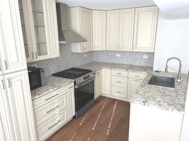 Photo - 1138 W Inverrary Ln