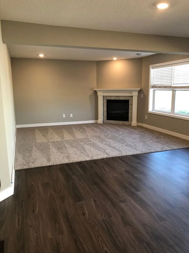Photo - Awesome woodbury townhouse available!