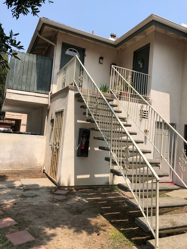 Photo - 2229 Franzen Ave Unidad D