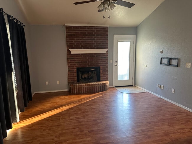 Sala de estar - 1004 Shadowlake Rd