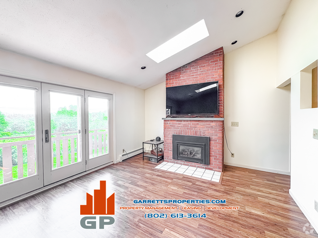 Building Photo - 243 Eastview Cir Rental