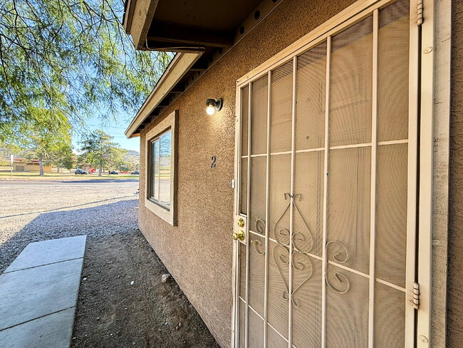 Building Photo - "Spacious 4-Bedroom Townhouse in Prime Phoenix Location – Quiet and Move-in ready!" Unit 2