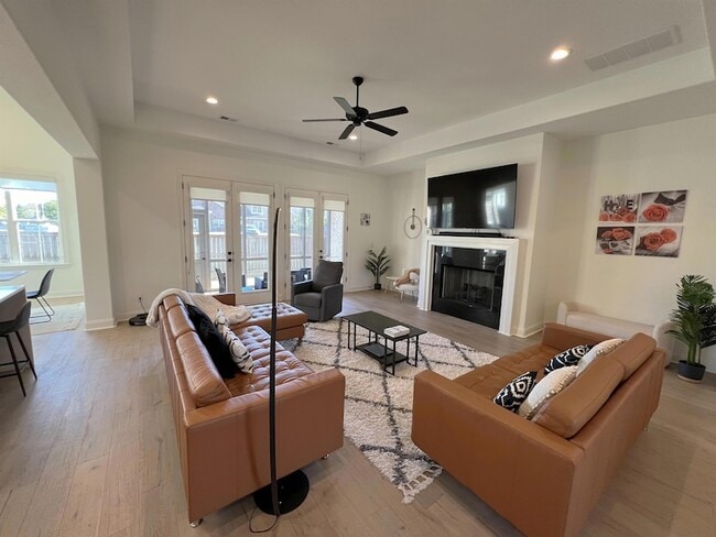Photo - 607 Covington Walk Ln S