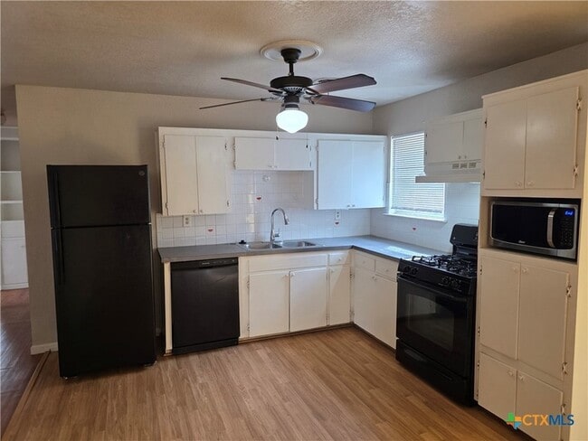 Photo - 901 Park Ave