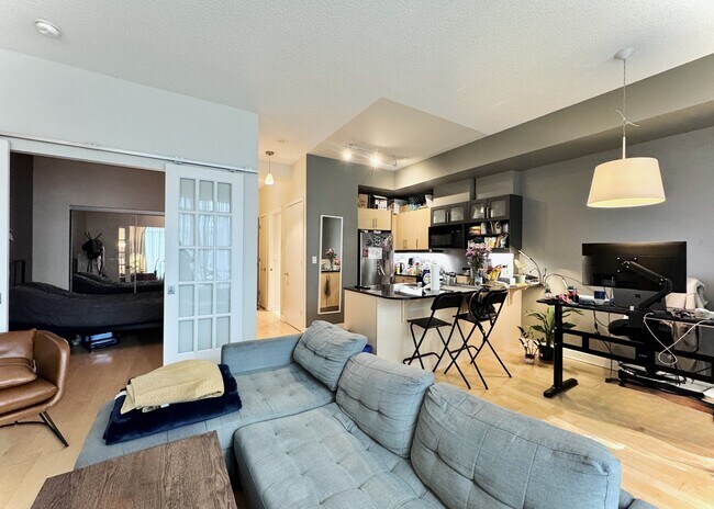 Photo - 350 Wellington St W Unit 230