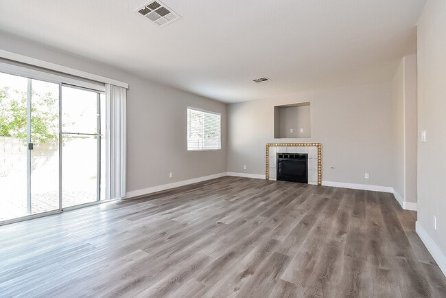 Photo - 9324 Mountain Range Ave