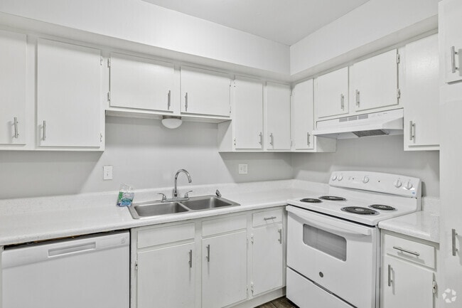 3BR, 2BA - 1,550SF - Kitchen