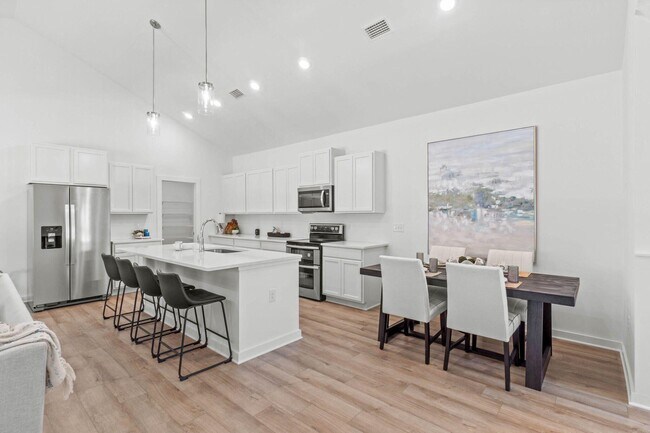 Photo - 423 Arrowwood Blvd