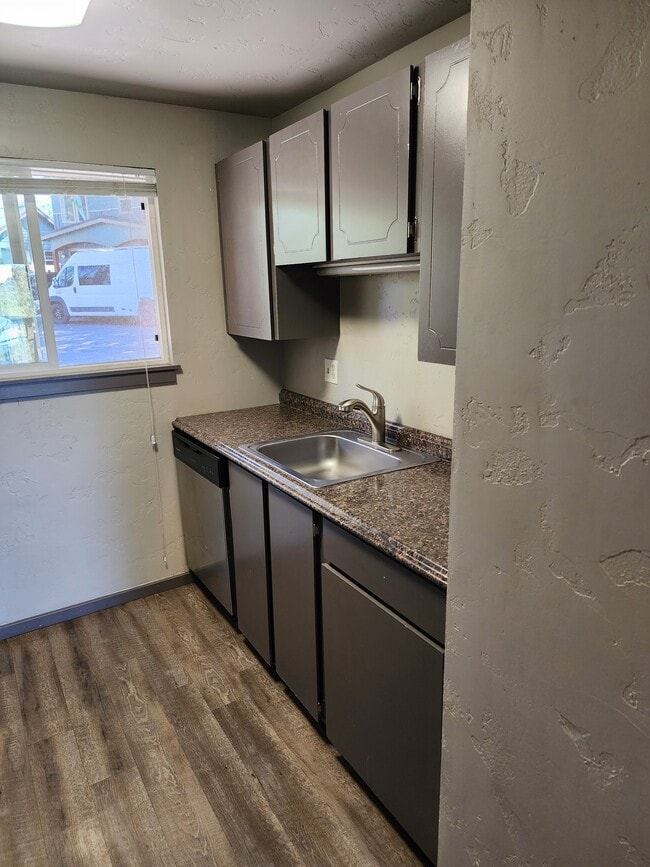 Photo - 97 NW Jefferson Pl