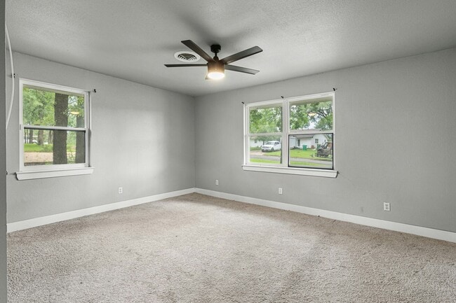 Photo - 256 Candyce Dr