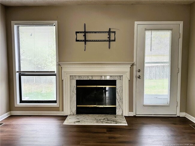 Photo - 1542 Londonderry Pl