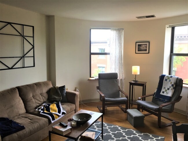 Building Photo - 78 Gainsborough St Unit 401E